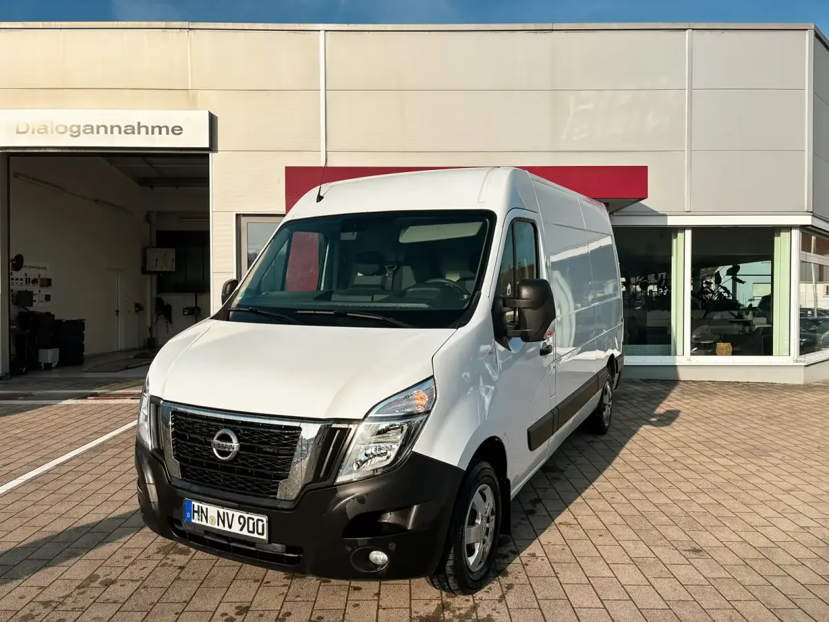 Mietfahrzeug NV400 bei Autohaus Odenwälder