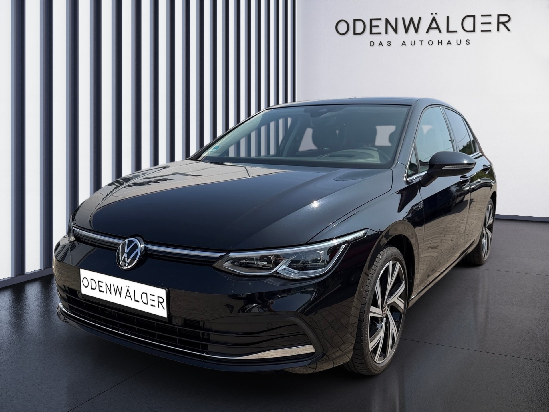 VW Golf VIII 2.0 TSI Style ACC+AHK+LED+Navi+Pano+SD