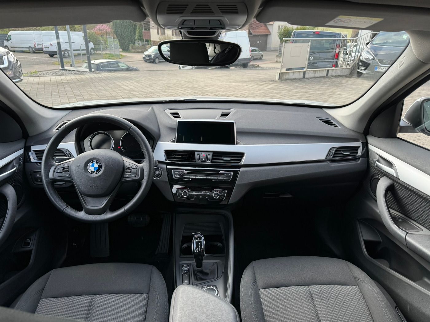 Fahrzeugabbildung BMW X1 xDrive 25d Advantage Allrad Automatik Busines