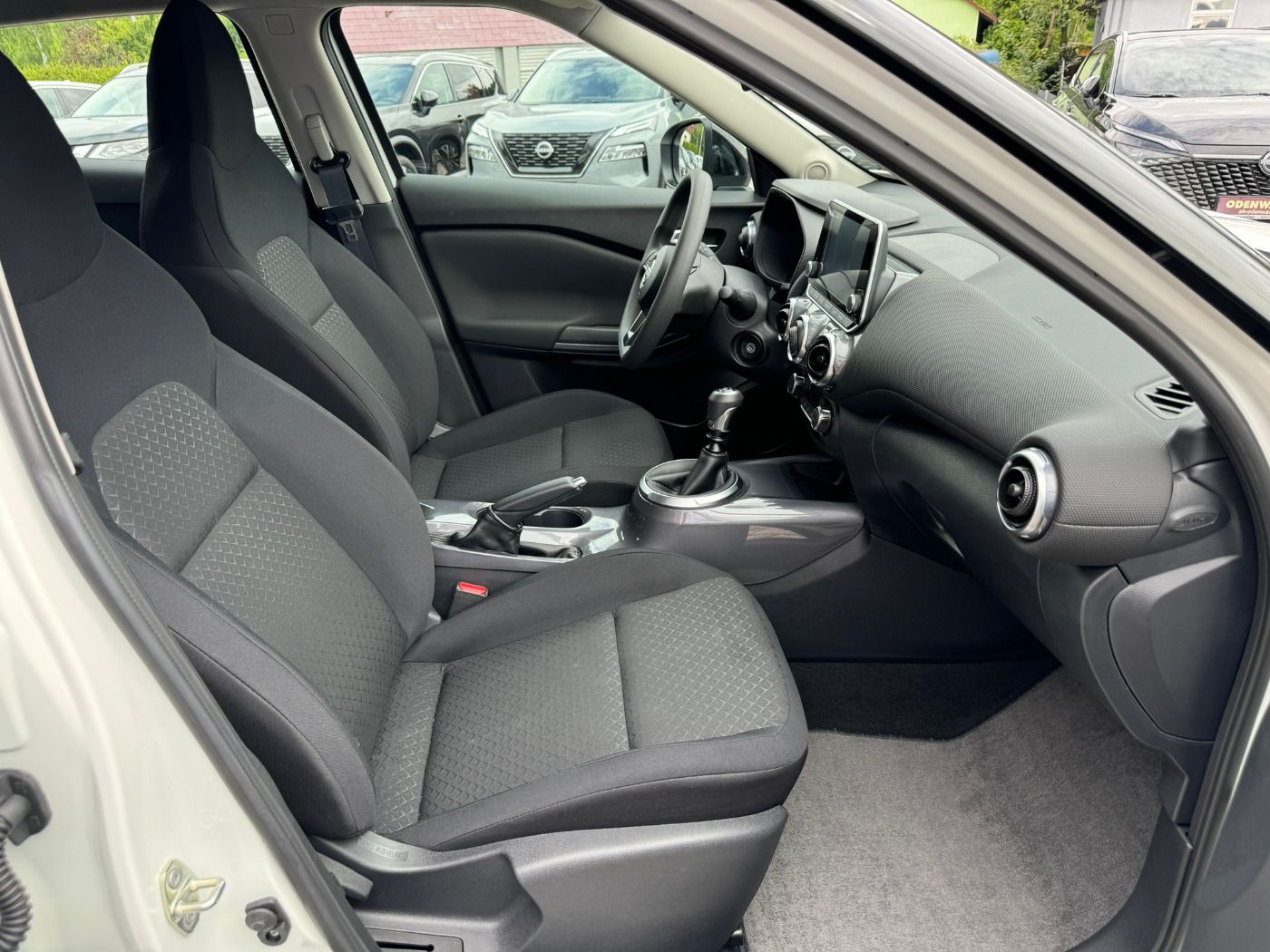 Fahrzeugabbildung Nissan Juke 1.0 DIG-T Acenta Connect Komfort Paket FLA