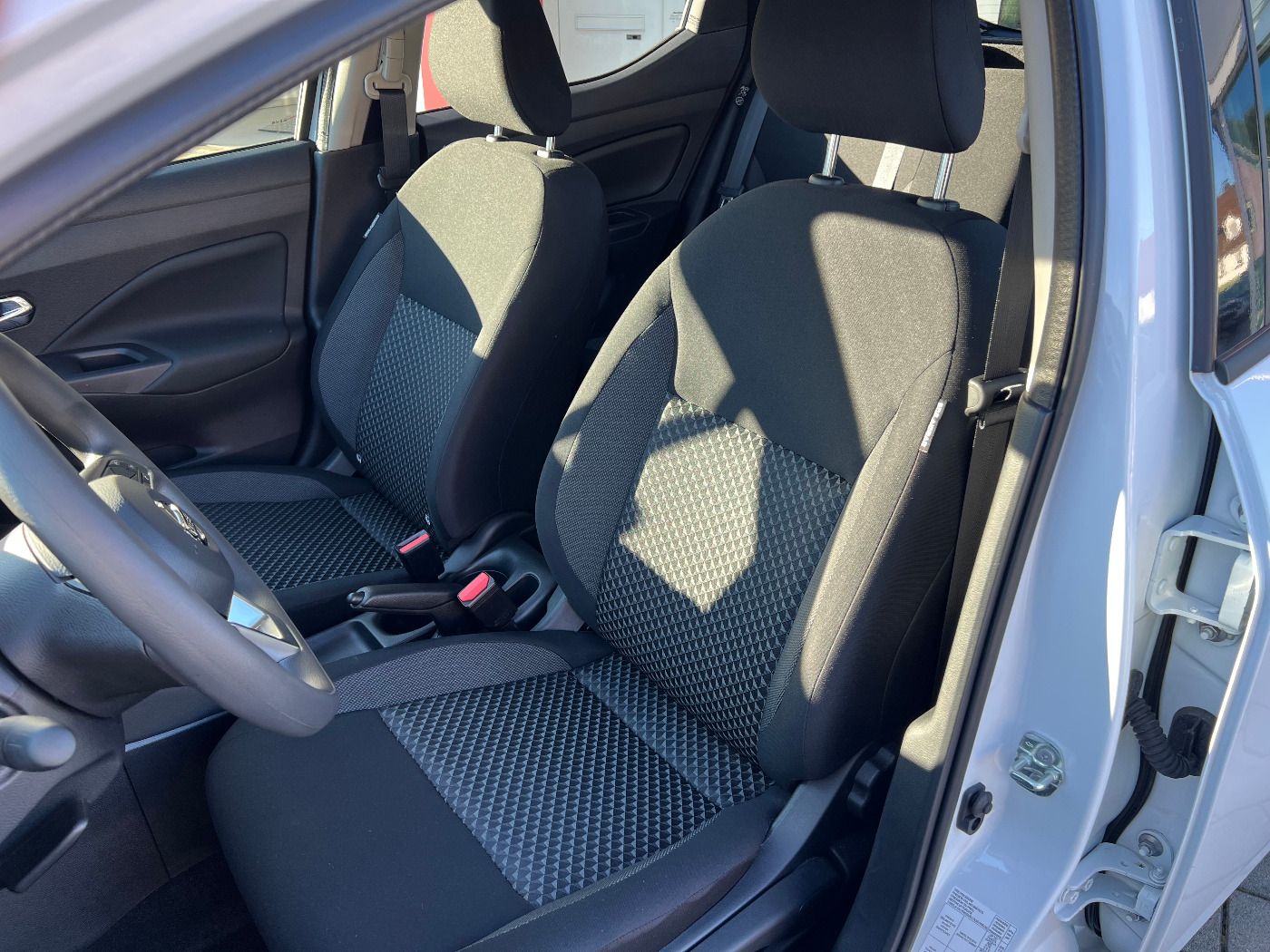 Fahrzeugabbildung Nissan Micra 1.0 Acenta Navi Nissan Connect Apple Carpl