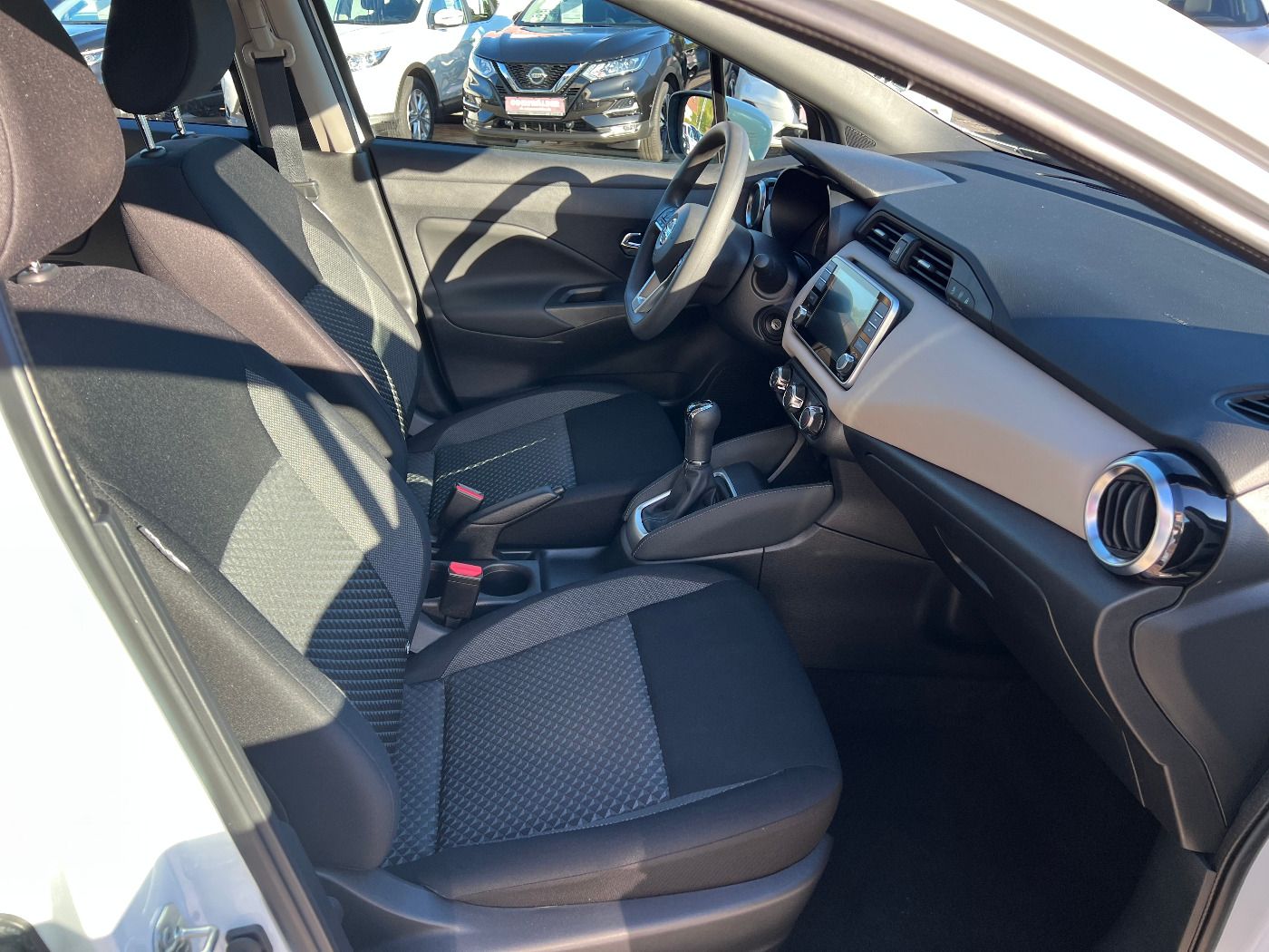 Fahrzeugabbildung Nissan Micra 1.0 Acenta Navi Nissan Connect Apple Carpl