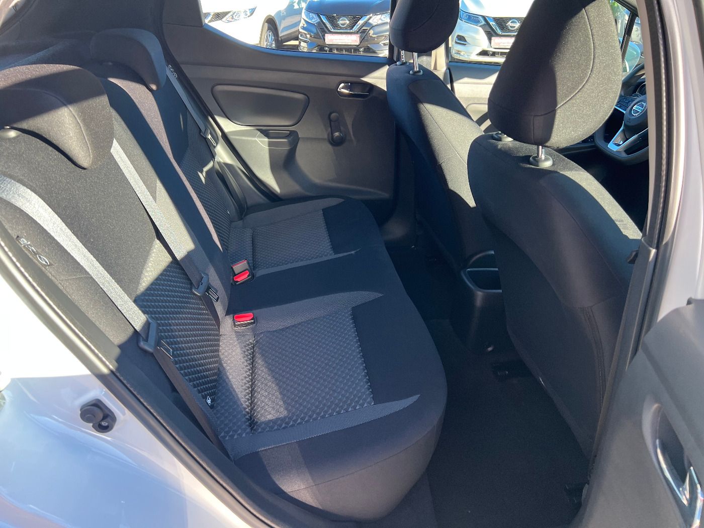 Fahrzeugabbildung Nissan Micra 1.0 Acenta Navi Nissan Connect Apple Carpl