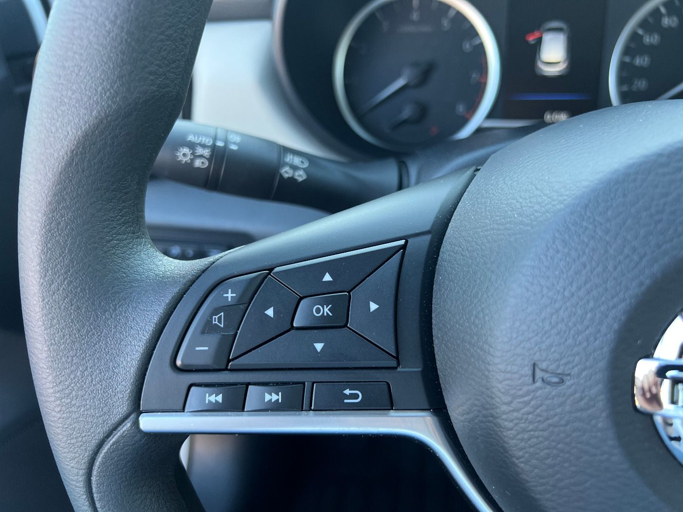 Fahrzeugabbildung Nissan Micra 1.0 Acenta Navi Nissan Connect Apple Carpl