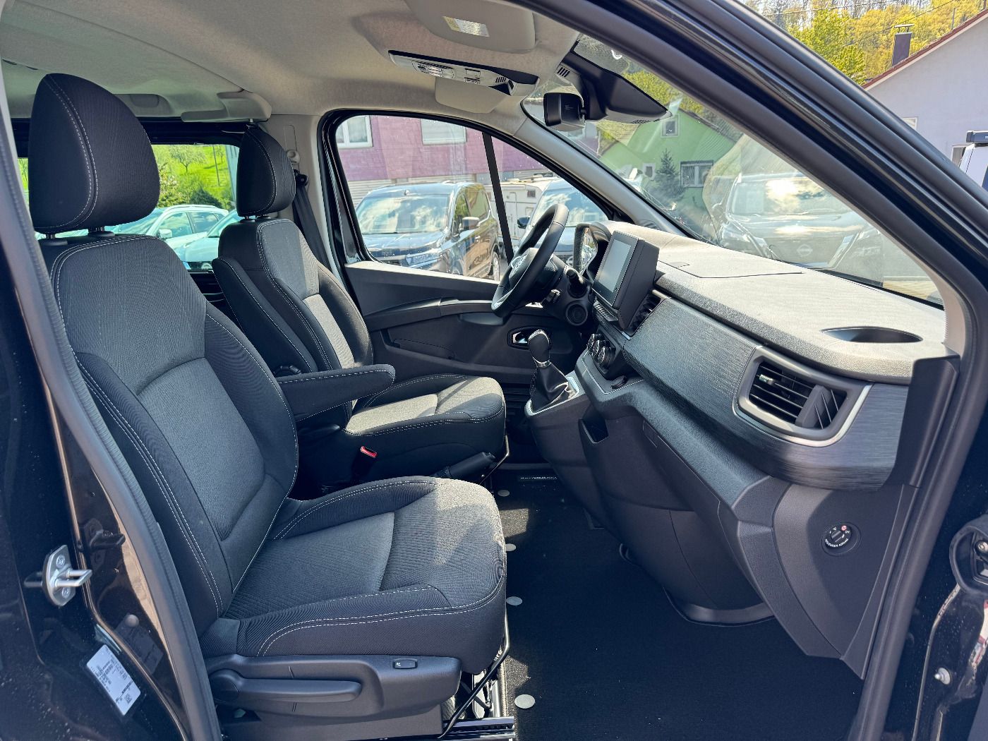 Fahrzeugabbildung Nissan Primastar Kombi L2H1 TEKNA 3.0t DCT Autom. 8-Sit