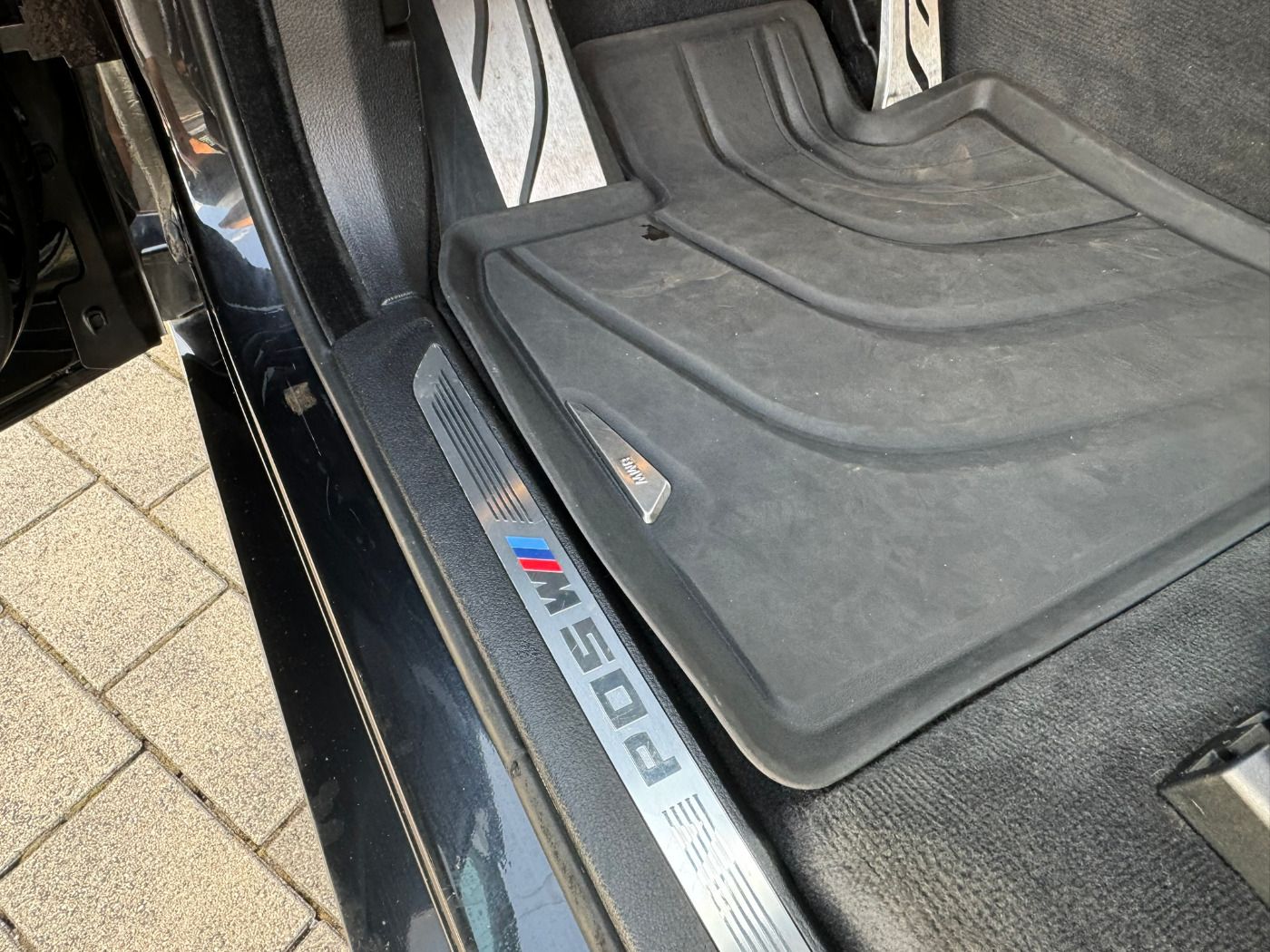 Fahrzeugabbildung BMW X5 M50d AHK HeadUp Bang & Olufsen Standheizung T