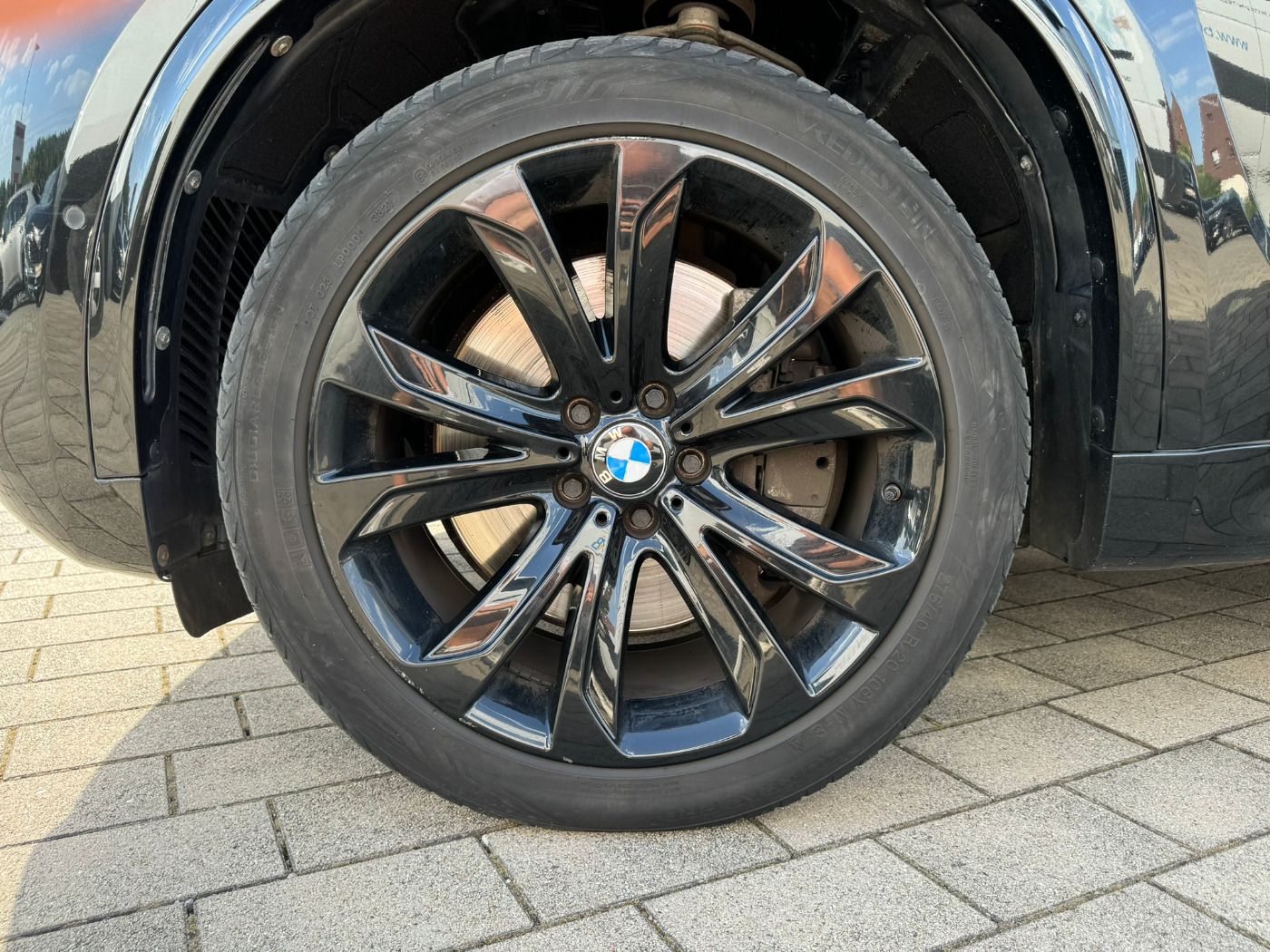 Fahrzeugabbildung BMW X5 M50d AHK HeadUp Bang & Olufsen Standheizung T