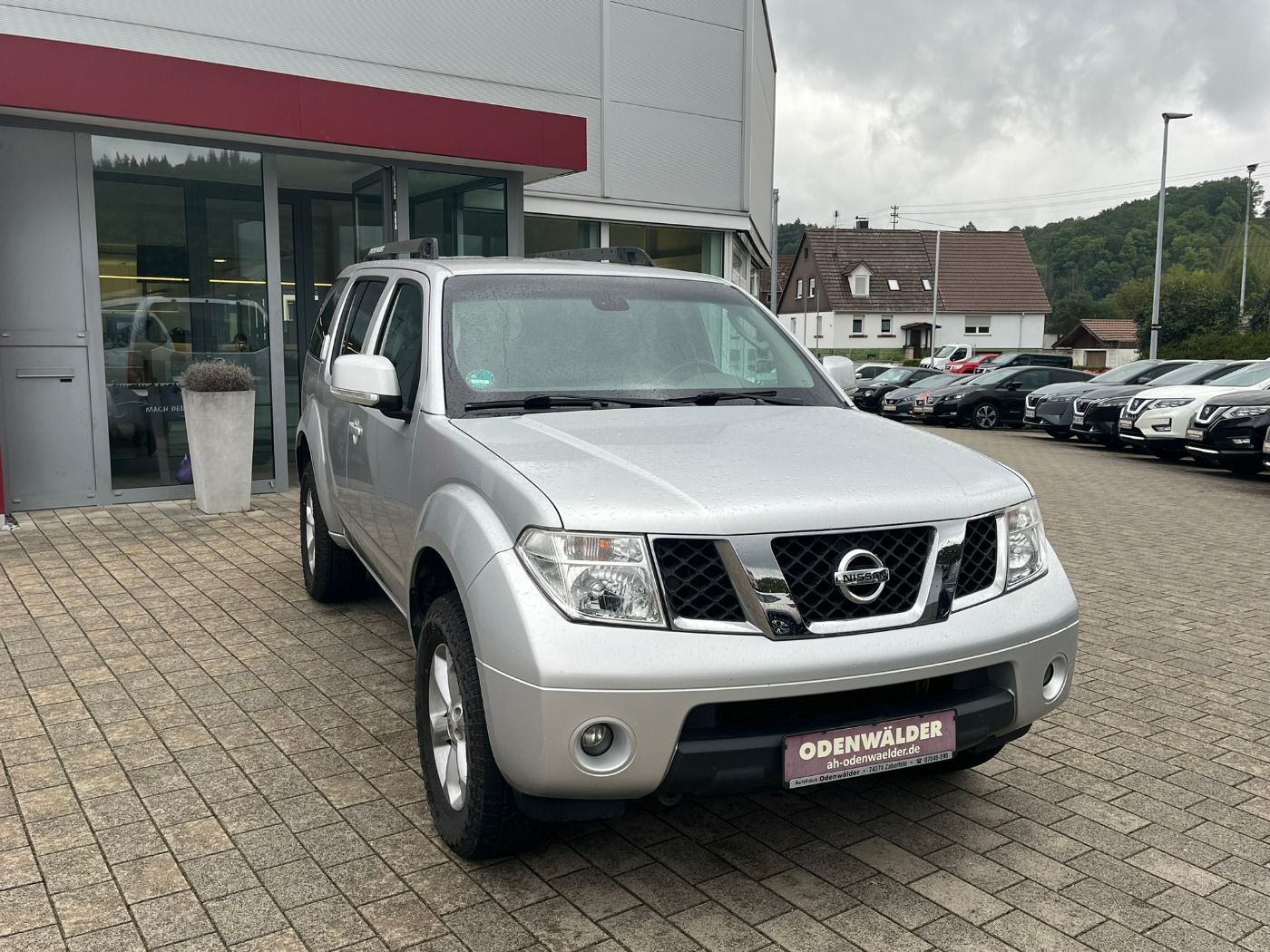 Nissan Pathfinder 2.5DCI SE Allrad Klima AHK Klimaautom