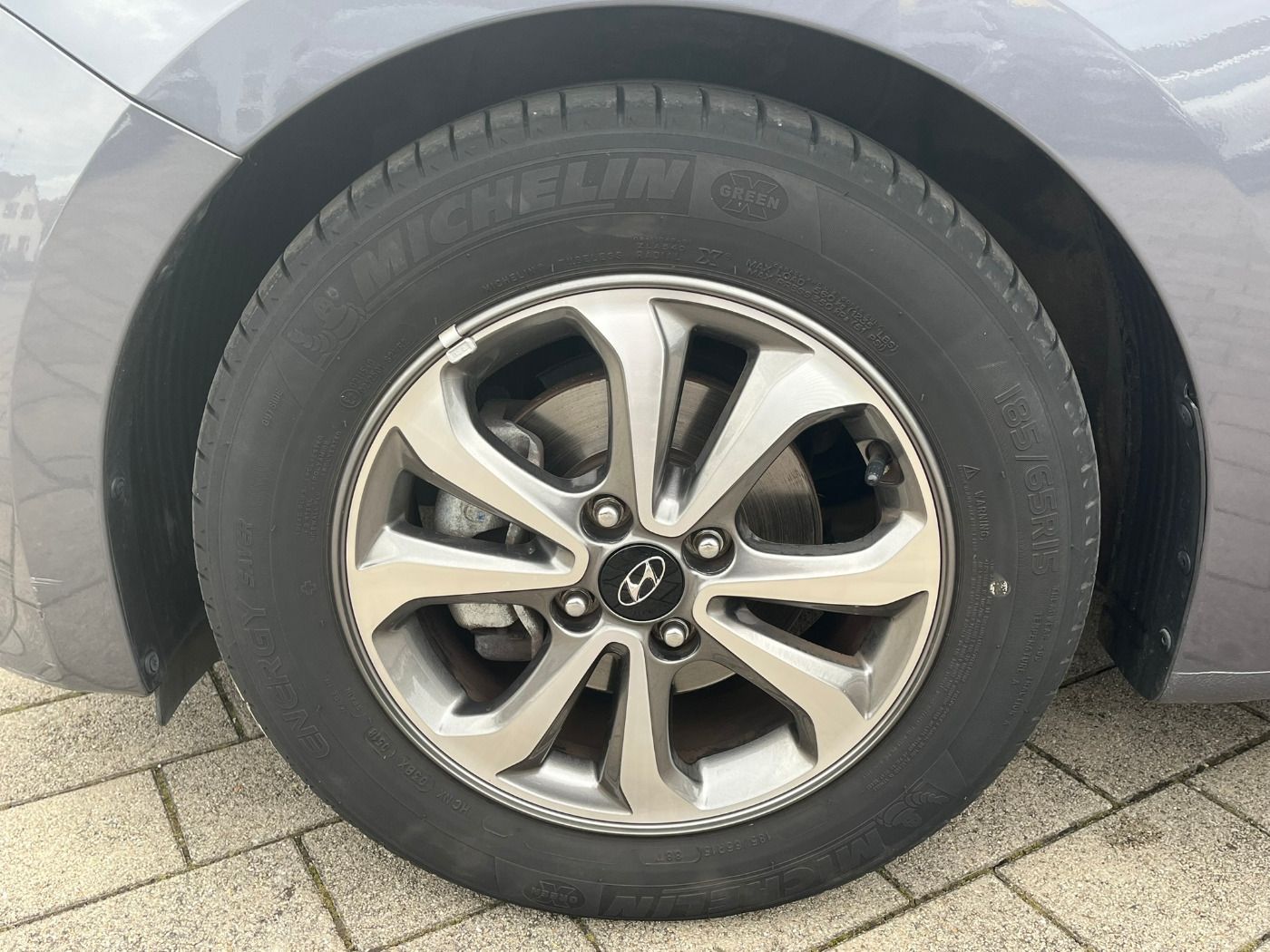 Fahrzeugabbildung Hyundai i20 1.2 Edition+ PDC Sitzheizung Lenkradheizung