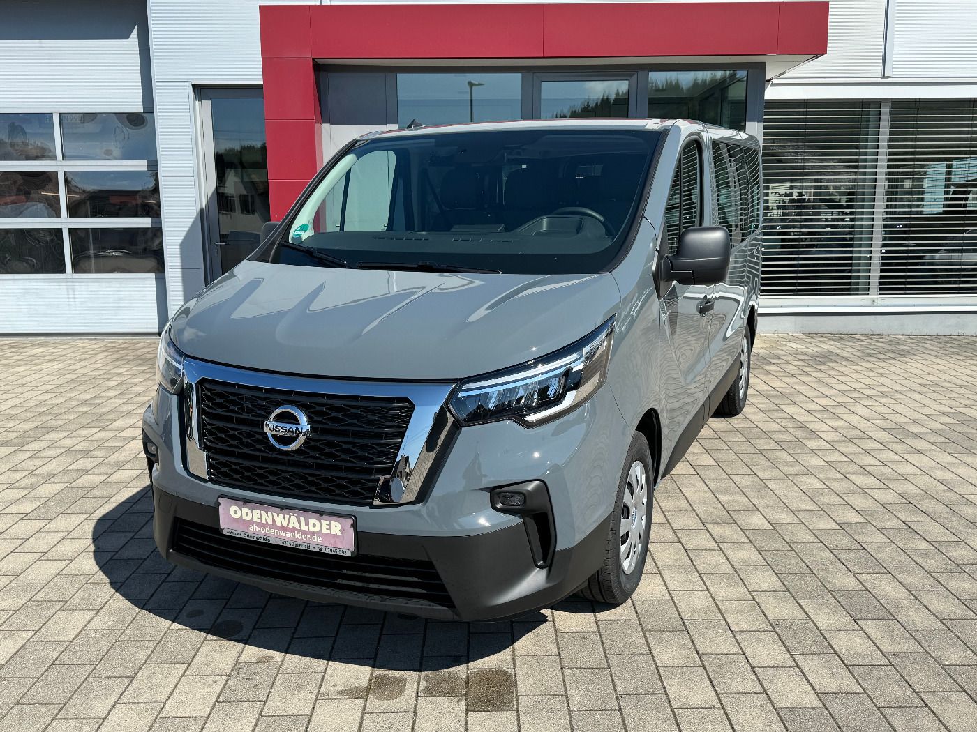 Nissan Primastar Kombi 2.8t L1H1 Acenta 9-Sitzer Klima