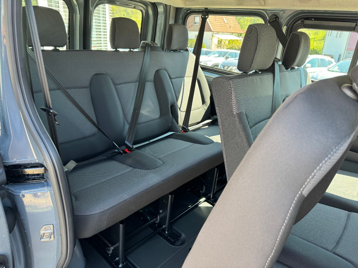 Fahrzeugabbildung Nissan Primastar Kombi 2.8t L1H1 Acenta 9-Sitzer Klima