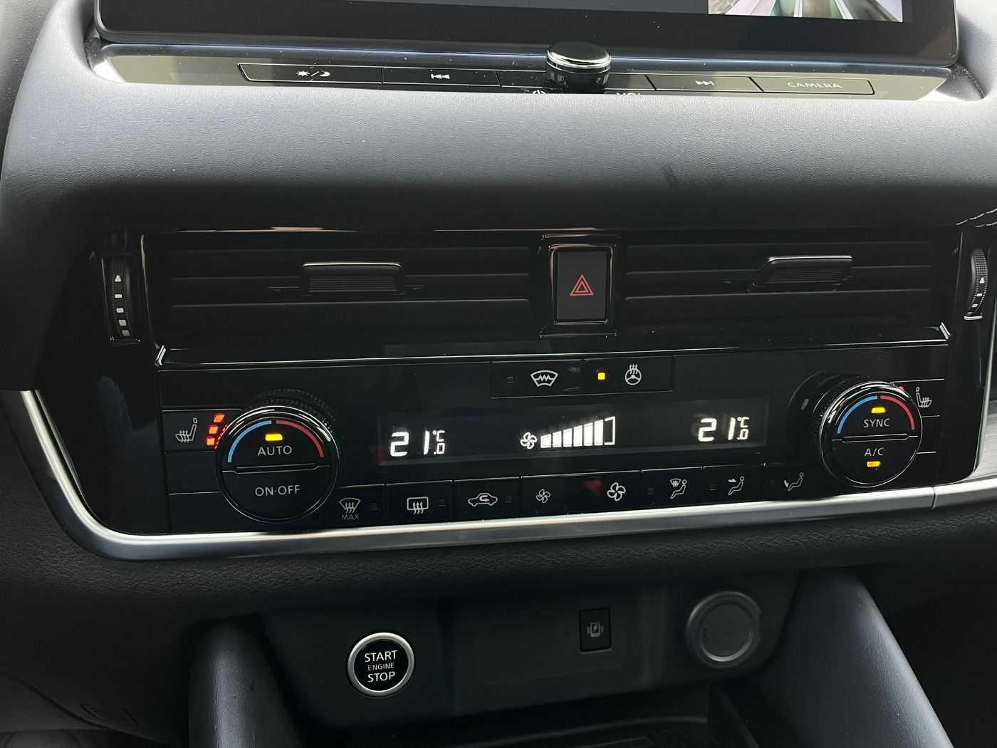 Fahrzeugabbildung Nissan Qashqai 1.3 DIG-T MHEV Tekna 360 ACC HUD KAM LM