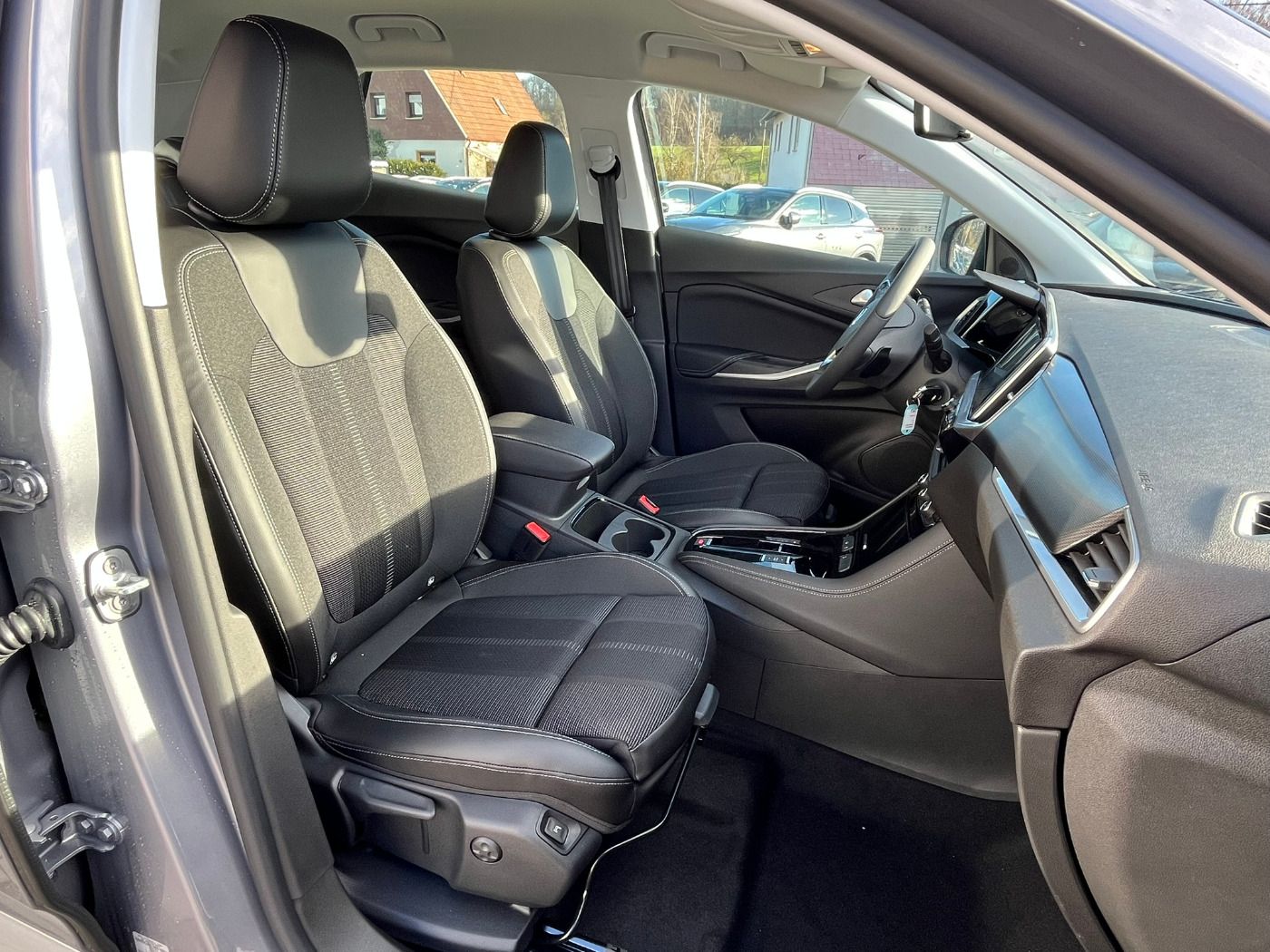 Fahrzeugabbildung Opel Grandland X 1.2 Turbo Enjoy 360 ParkAss. SpurH L