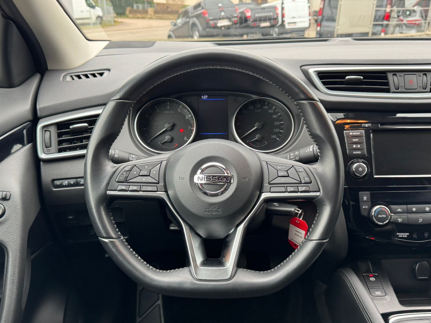 Fahrzeugabbildung Nissan Qashqai 1.3 DIG-T N-Way Pano Kamera