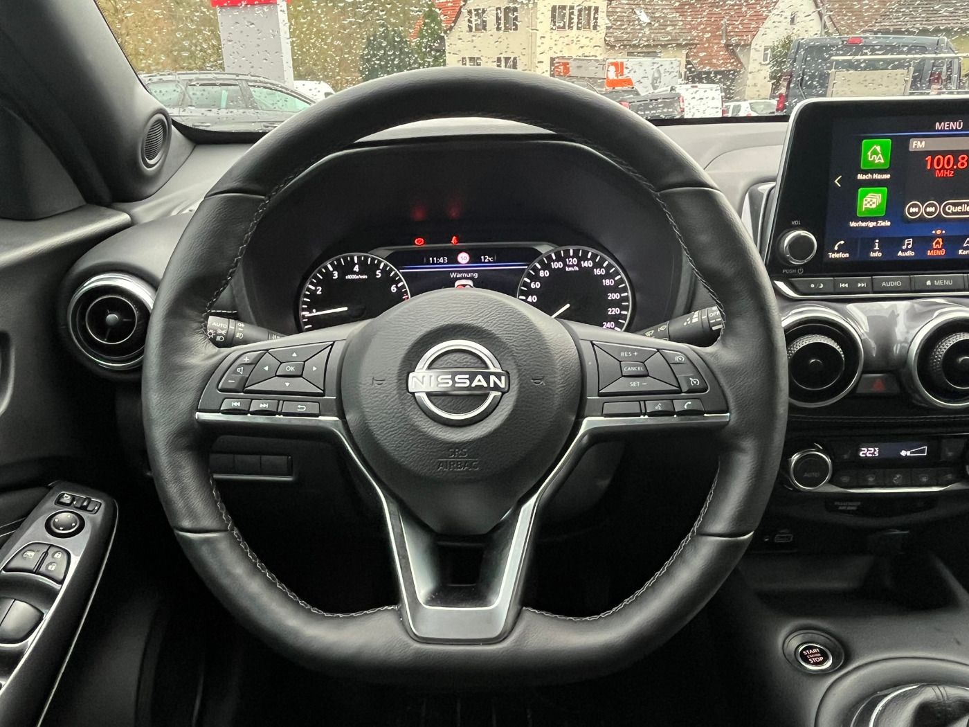 Fahrzeugabbildung Nissan Juke 1.0 DIG-T N-Connecta WinterPaket Navi