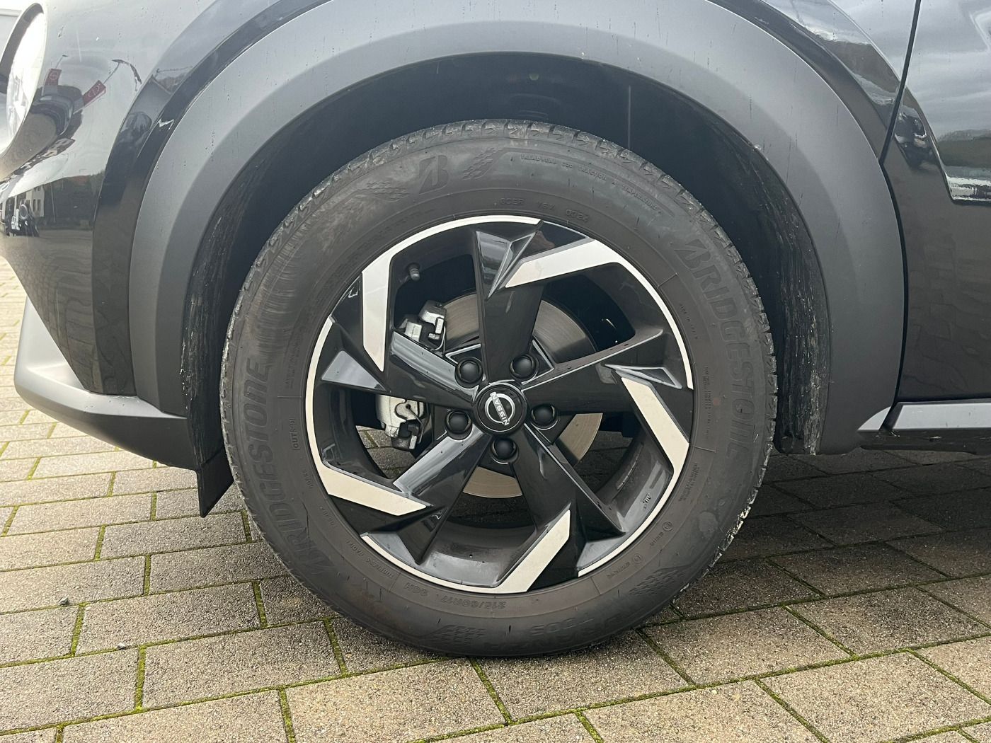 Fahrzeugabbildung Nissan Juke 1.0 DIG-T N-Connecta WinterPaket Navi