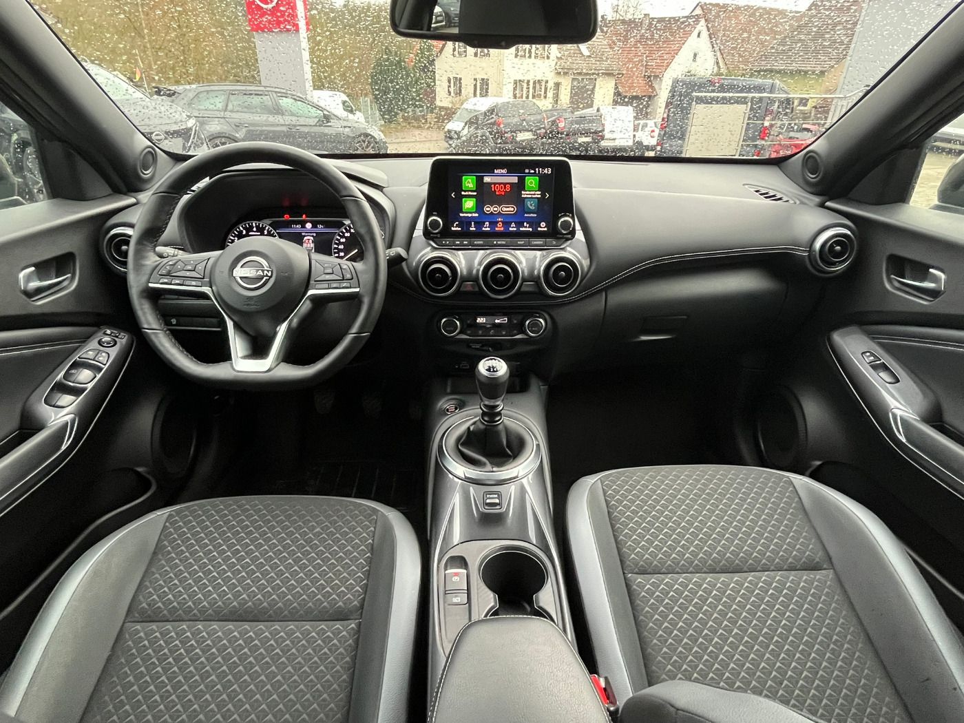 Fahrzeugabbildung Nissan Juke 1.0 DIG-T N-Connecta WinterPaket Navi