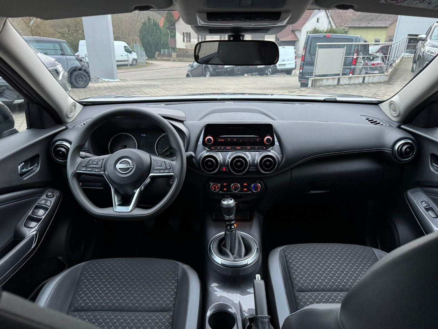 Fahrzeugabbildung Nissan Juke 1.0DIG-T N-Style Voll-LED