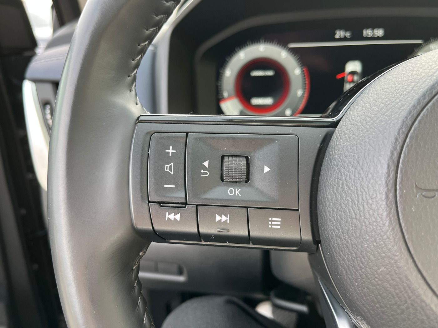 Fahrzeugabbildung Nissan Qashqai 1.3DIG-T MHEV N-Connecta Winter Pak Komf