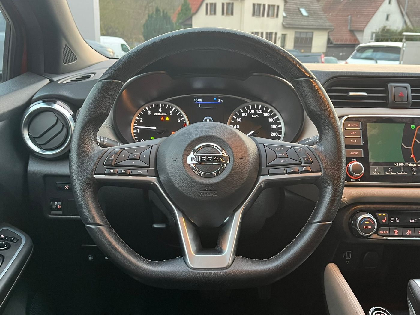 Fahrzeugabbildung Nissan Micra 1.0 N-Connecta LM KlimaA W-Paket Navi PDC