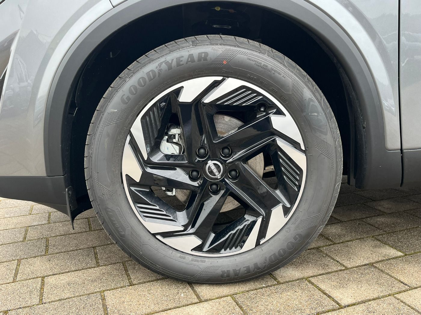 Fahrzeugabbildung Nissan Qashqai 1.3DIG-T Facelift! MHEV N-Connecta CVT