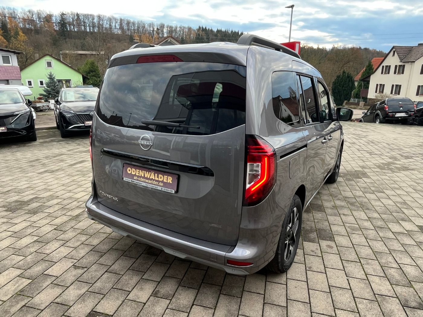 Fahrzeugabbildung Nissan Townstar Kombi 1.3DIG-T Tekna AVM Design Paket N