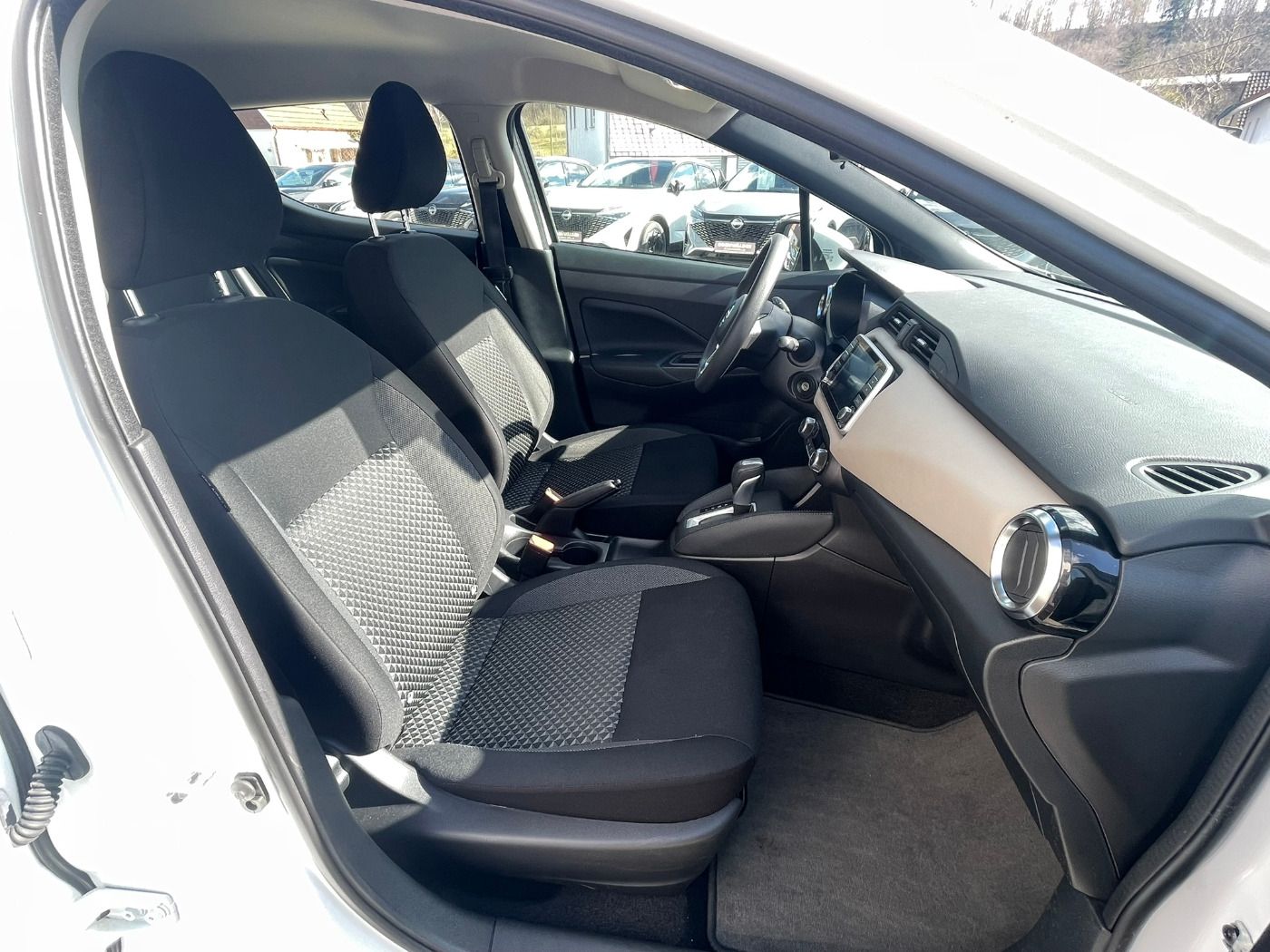 Fahrzeugabbildung Nissan Micra 1.0IG-T 92 CVT N-Way Automatik Safety Pake