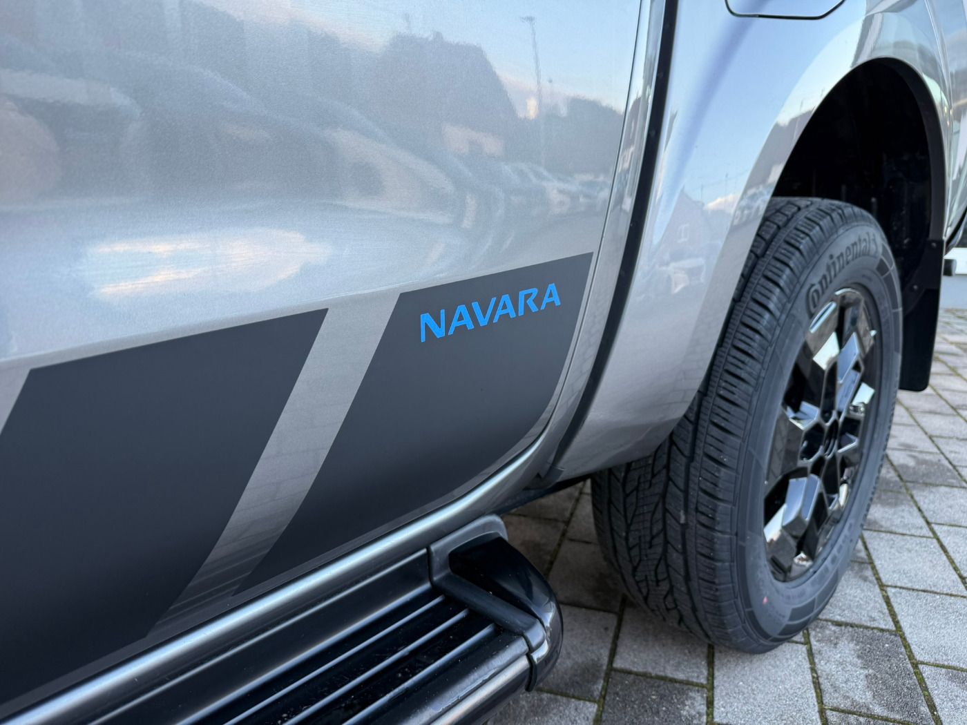 Fahrzeugabbildung Nissan Navara 2.3DCI DC N-Guard Autom. Rollcover schwar