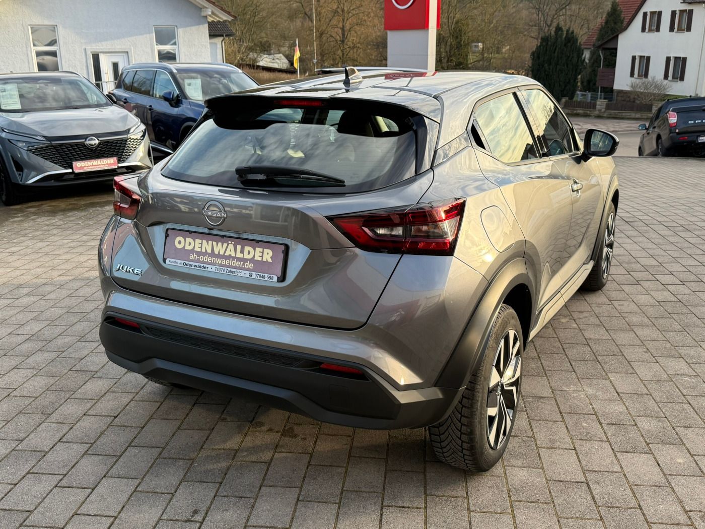 Fahrzeugabbildung Nissan Juke 1.0DIG-T Acenta DCT Autom. Navi Komfort Pak