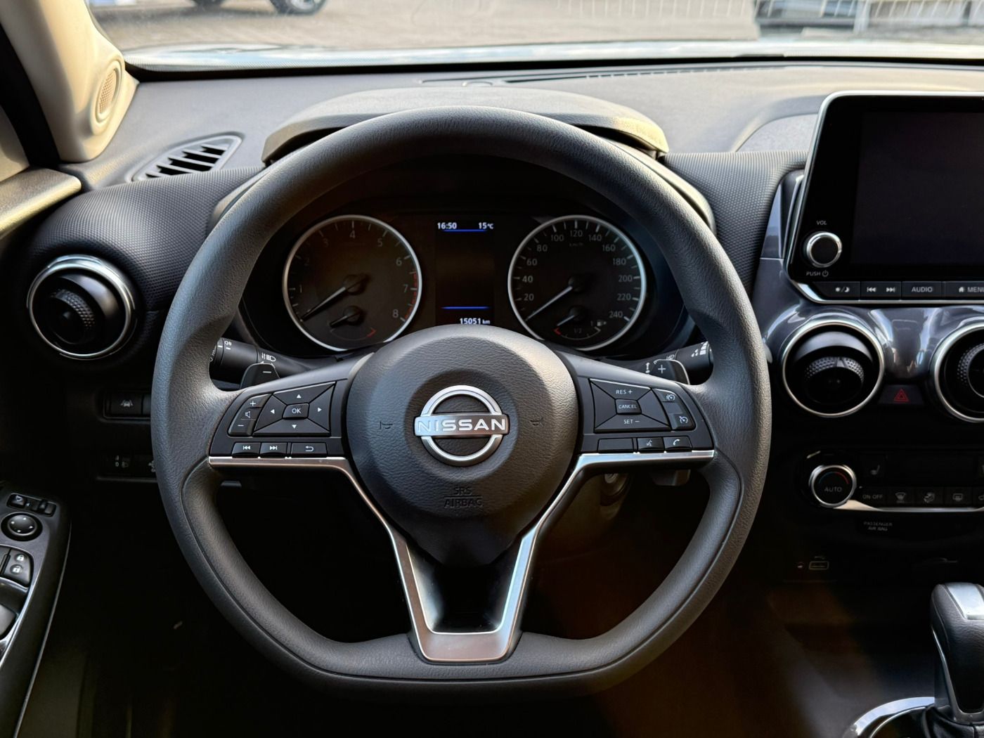 Fahrzeugabbildung Nissan Juke 1.0DIG-T Acenta DCT Autom. Navi Komfort Pak