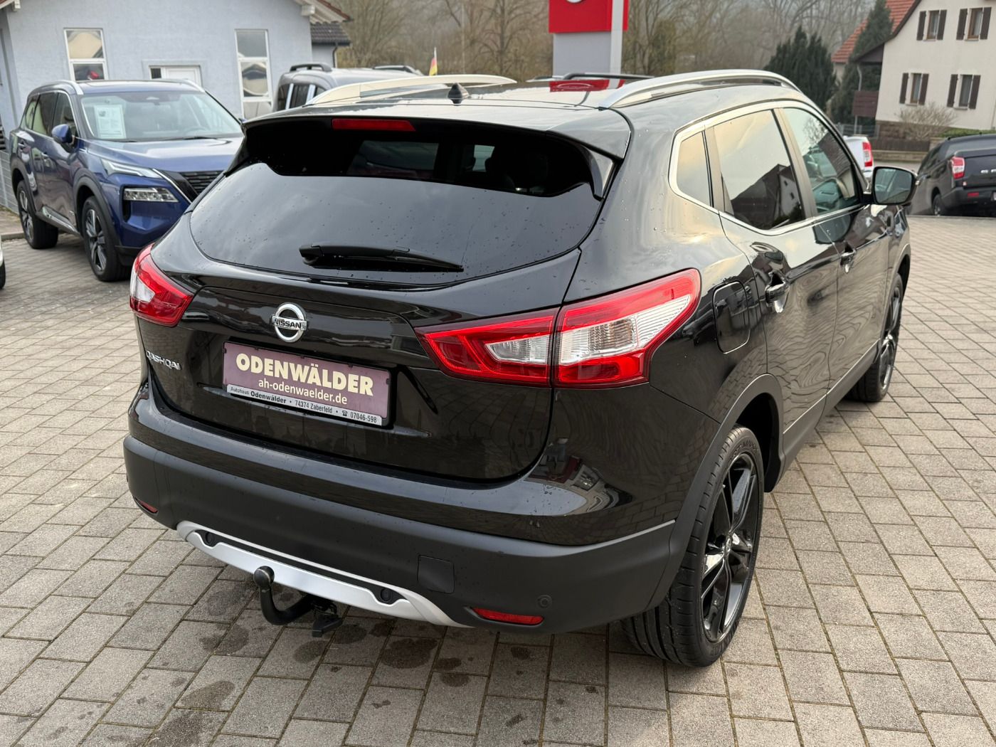 Fahrzeugabbildung Nissan Qashqai 1.6DCI Black Edition Pano Leder Voll-Led