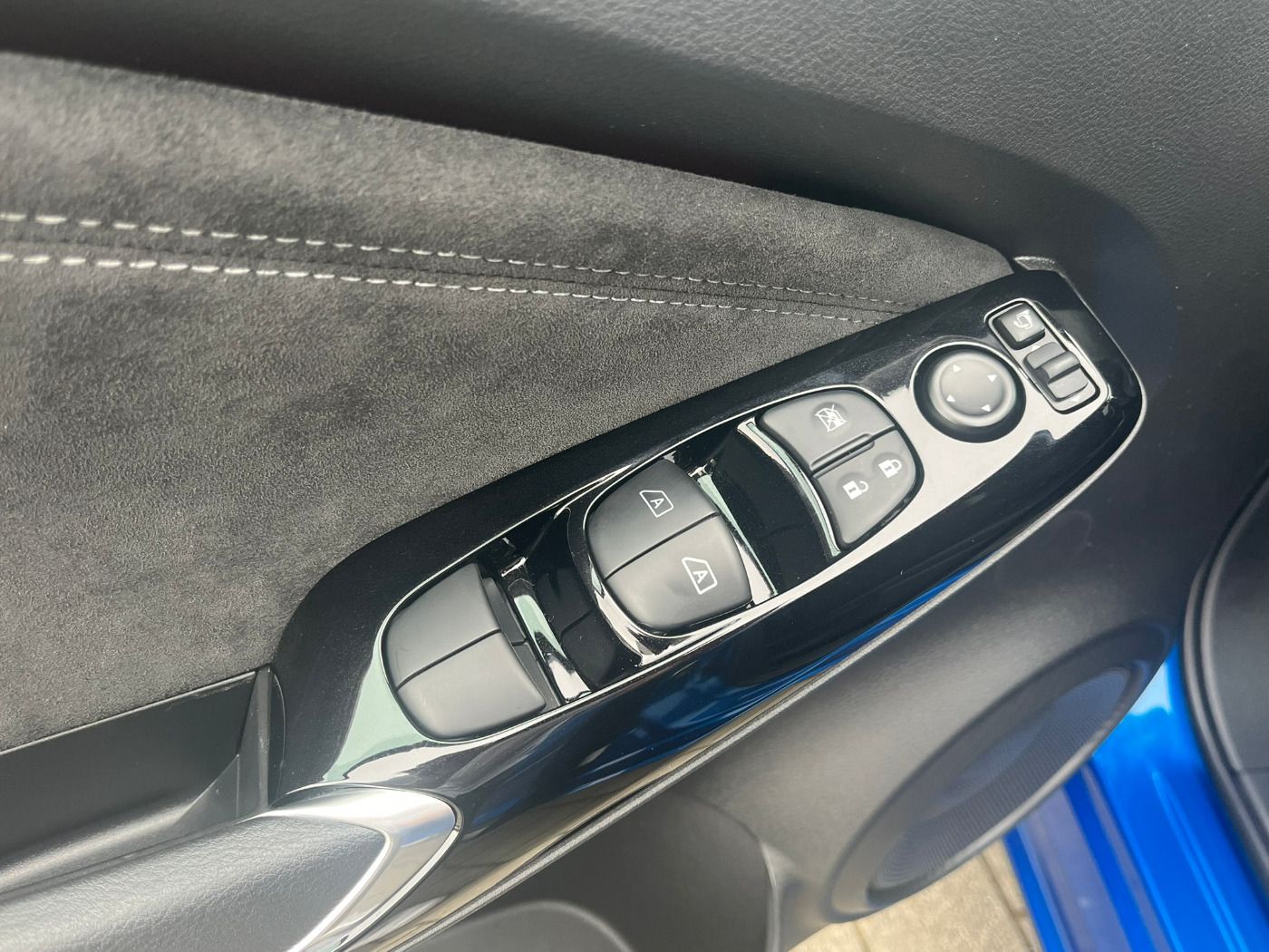 Fahrzeugabbildung Nissan Juke 1.0 DIG-T N-Design 360 FLA KAM SpurH SpurW