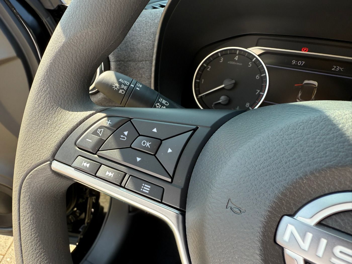 Fahrzeugabbildung Nissan Juke 1.0DIG-T Acenta Komfort Paket AppleCarplay