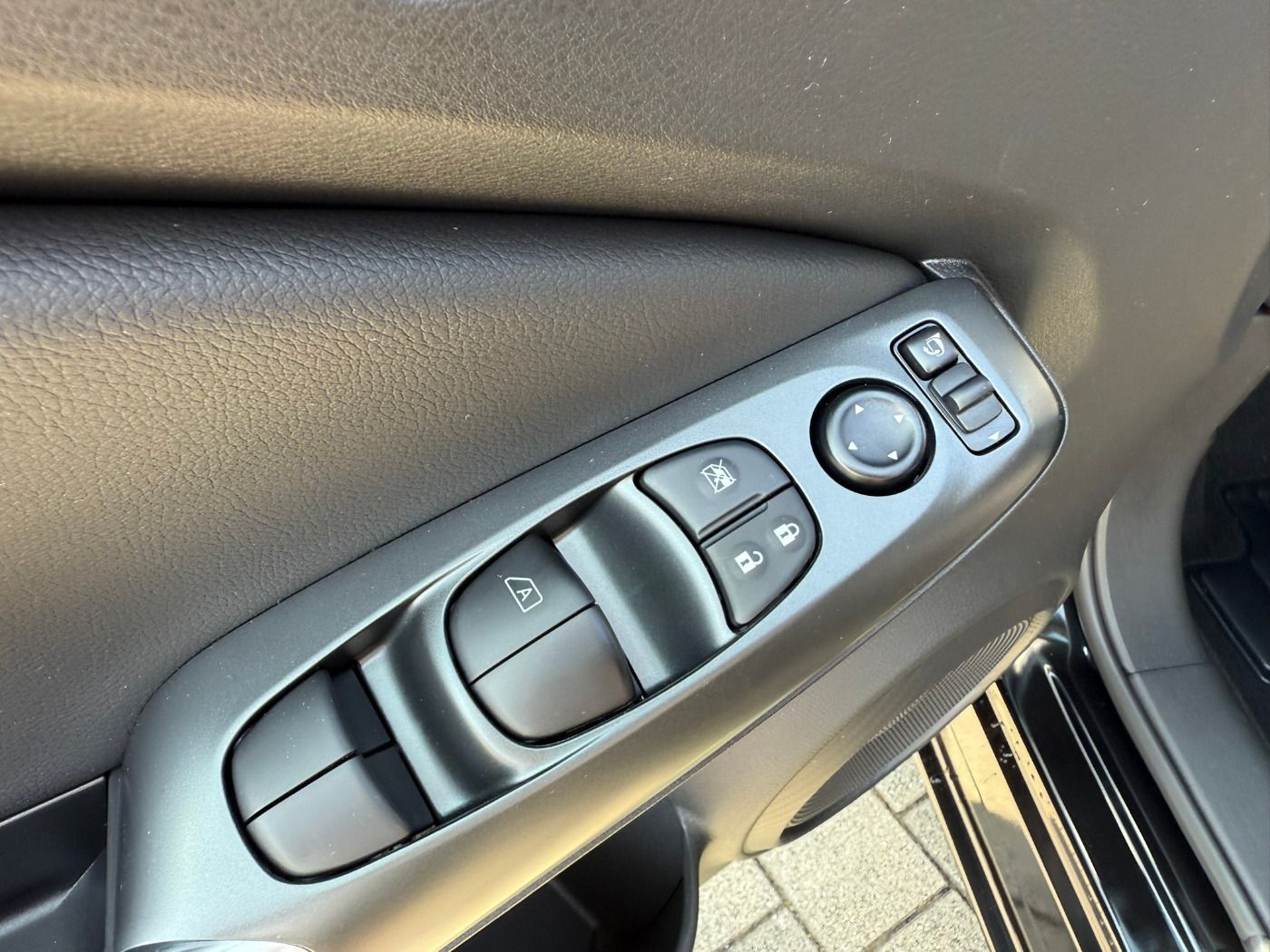 Fahrzeugabbildung Nissan Juke 1.0DIG-T Acenta Komfort Paket AppleCarplay