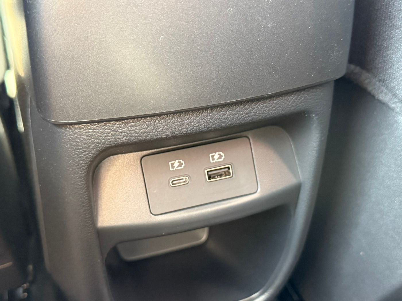Fahrzeugabbildung Nissan Juke 1.0DIG-T Acenta Komfort Paket AppleCarplay