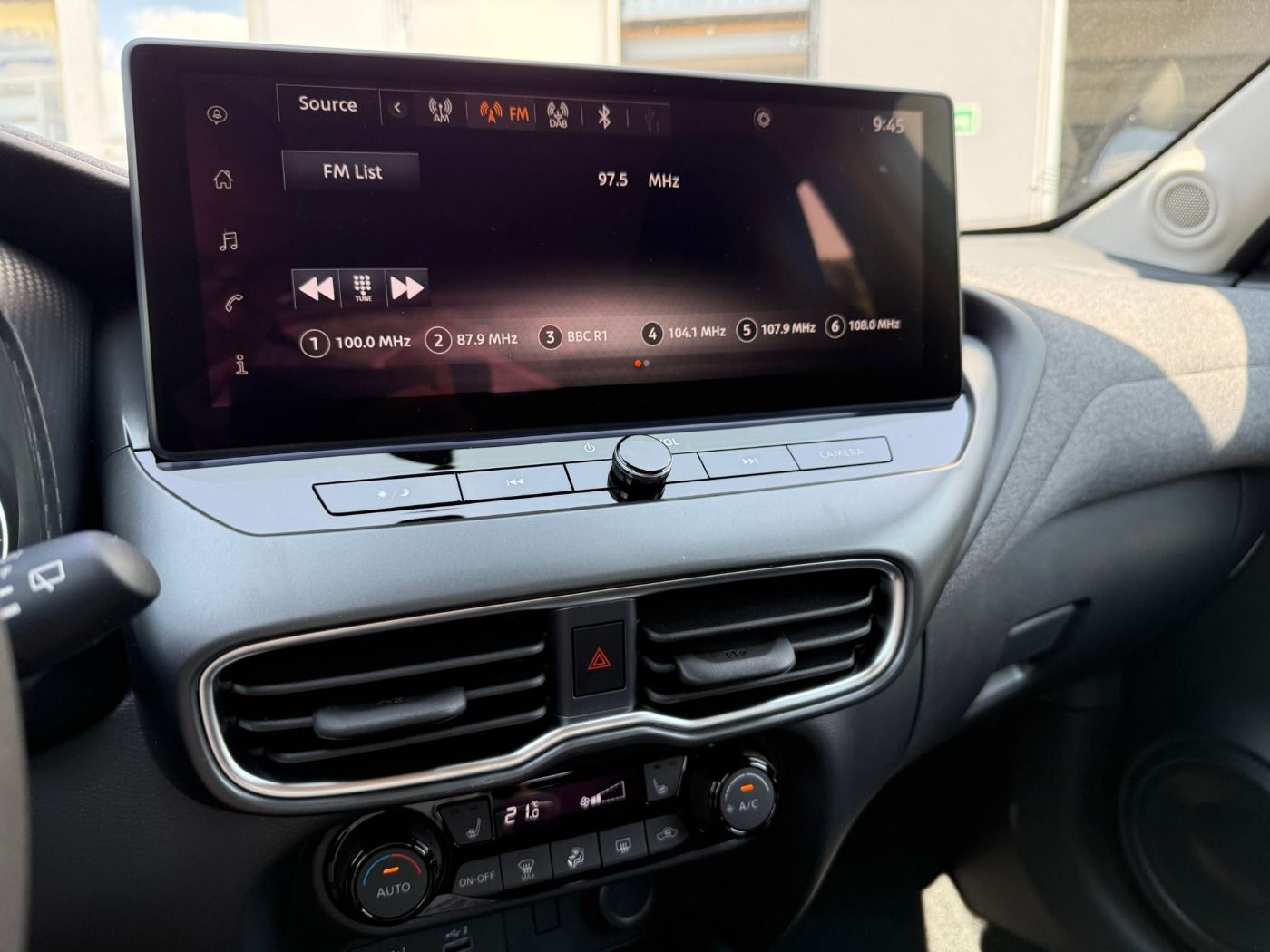 Fahrzeugabbildung Nissan Juke 1.0DIG-T Acenta Komfort Paket AppleCarplay