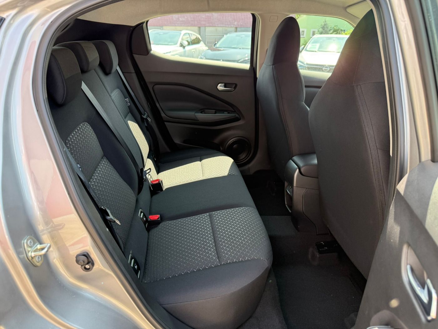 Fahrzeugabbildung Nissan Juke 1.0DIG-T Acenta Komfort Paket AppleCarplay