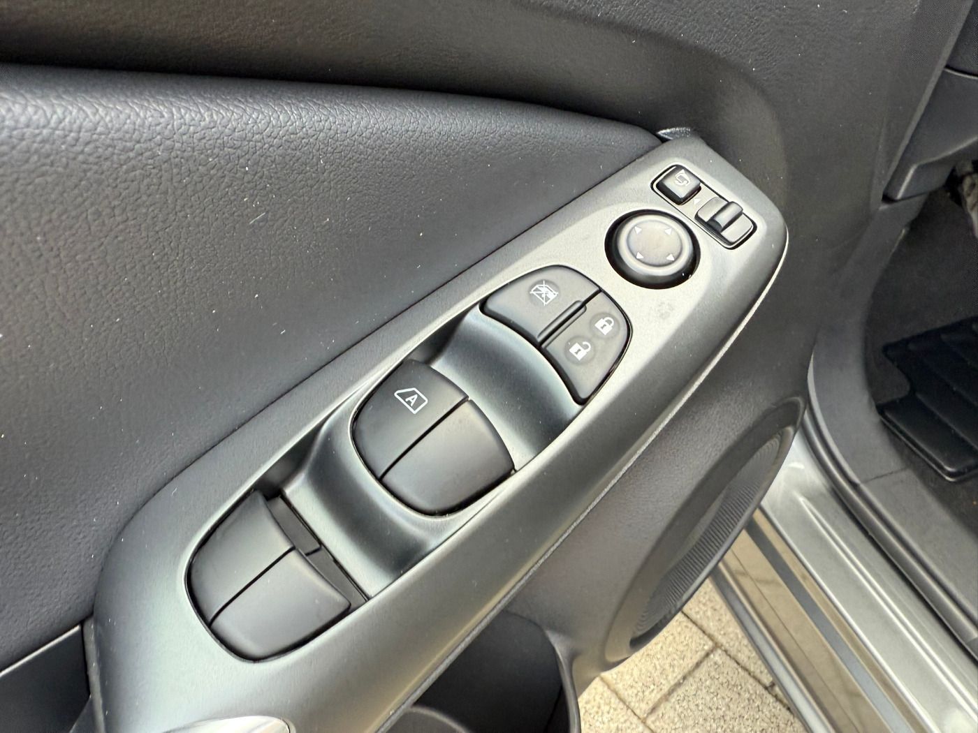 Fahrzeugabbildung Nissan Juke 1.0DIG-T Acenta Komfort Paket AppleCarplay