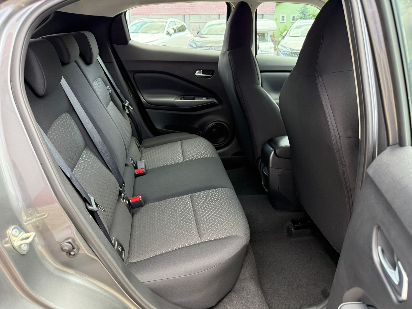 Fahrzeugabbildung Nissan Juke 1.0DIG-T Acenta Komfort Paket AppleCarplay