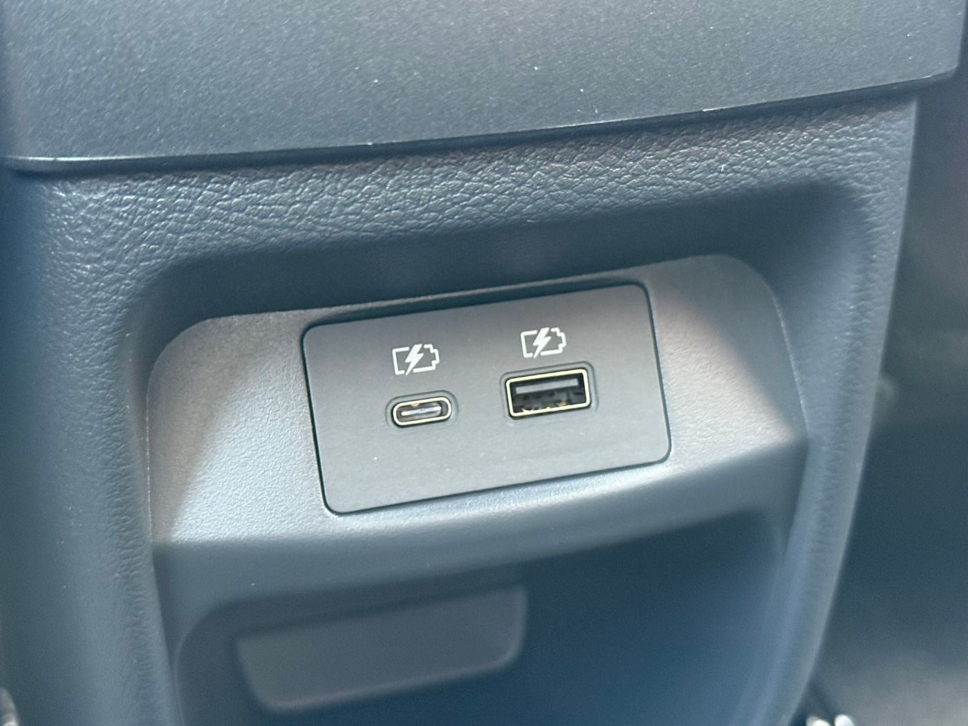 Fahrzeugabbildung Nissan Juke 1.0DIG-T Acenta Komfort Paket AppleCarplay