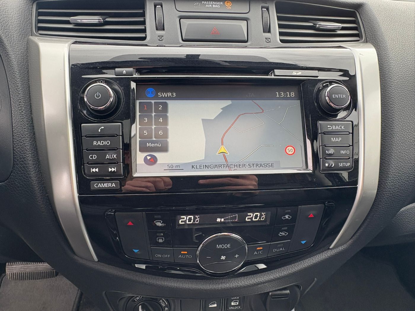 Fahrzeugabbildung Nissan Navara 4x4 2.3DCI Tekna Double Cab
