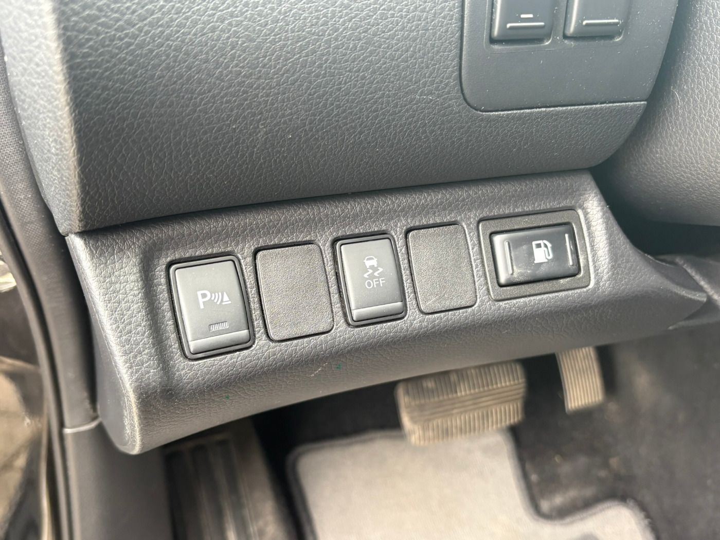 Fahrzeugabbildung Nissan Navara 4x4 2.3DCI Tekna Double Cab