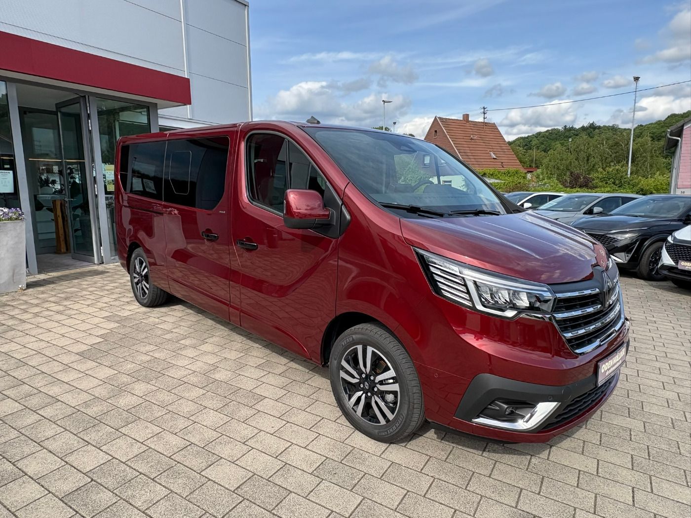 Fahrzeugabbildung Renault Trafic Combi 2.0 dCi L2H1 Grande SpaceClass AHK