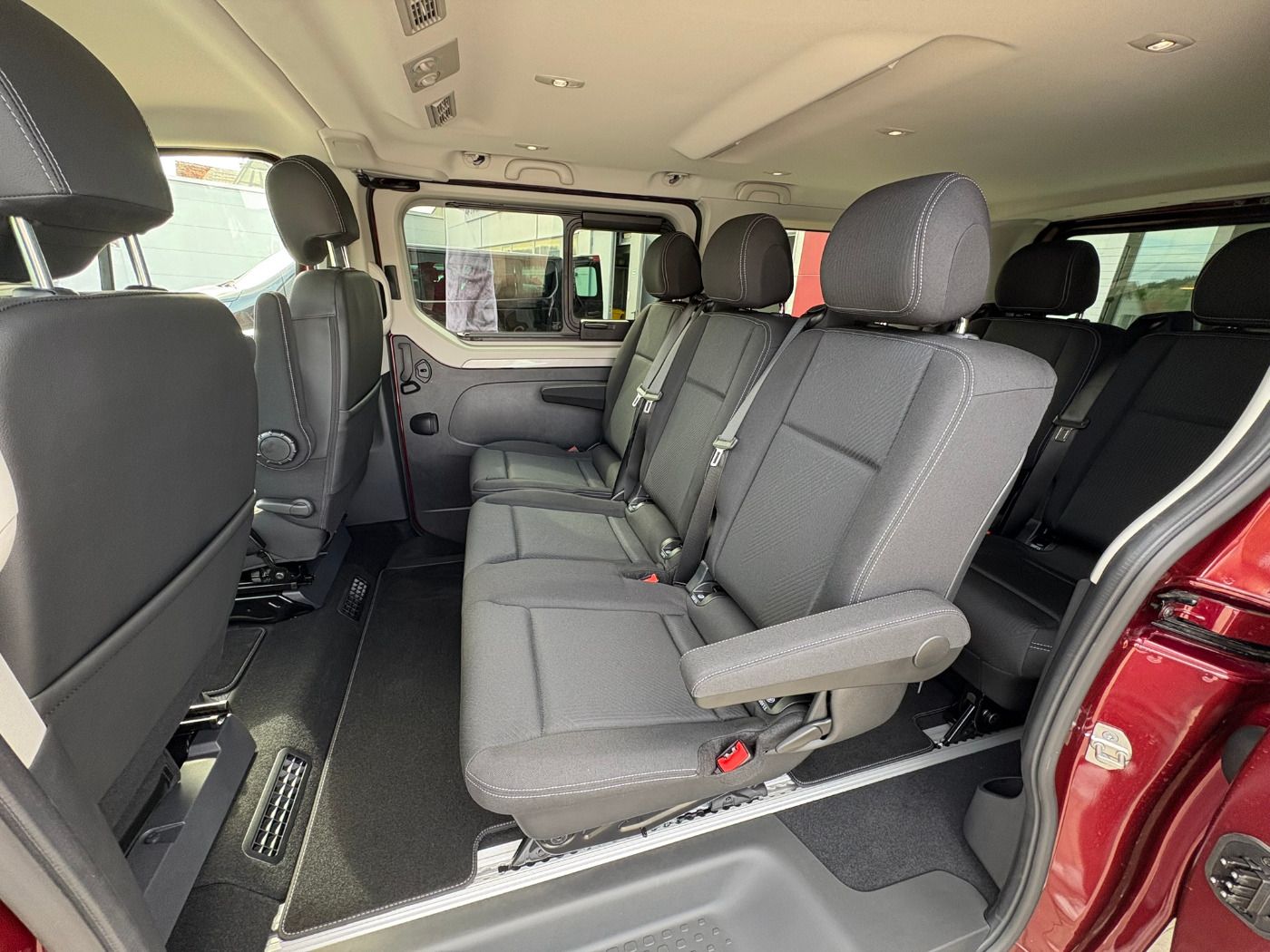 Fahrzeugabbildung Renault Trafic Combi 2.0 dCi L2H1 Grande SpaceClass AHK