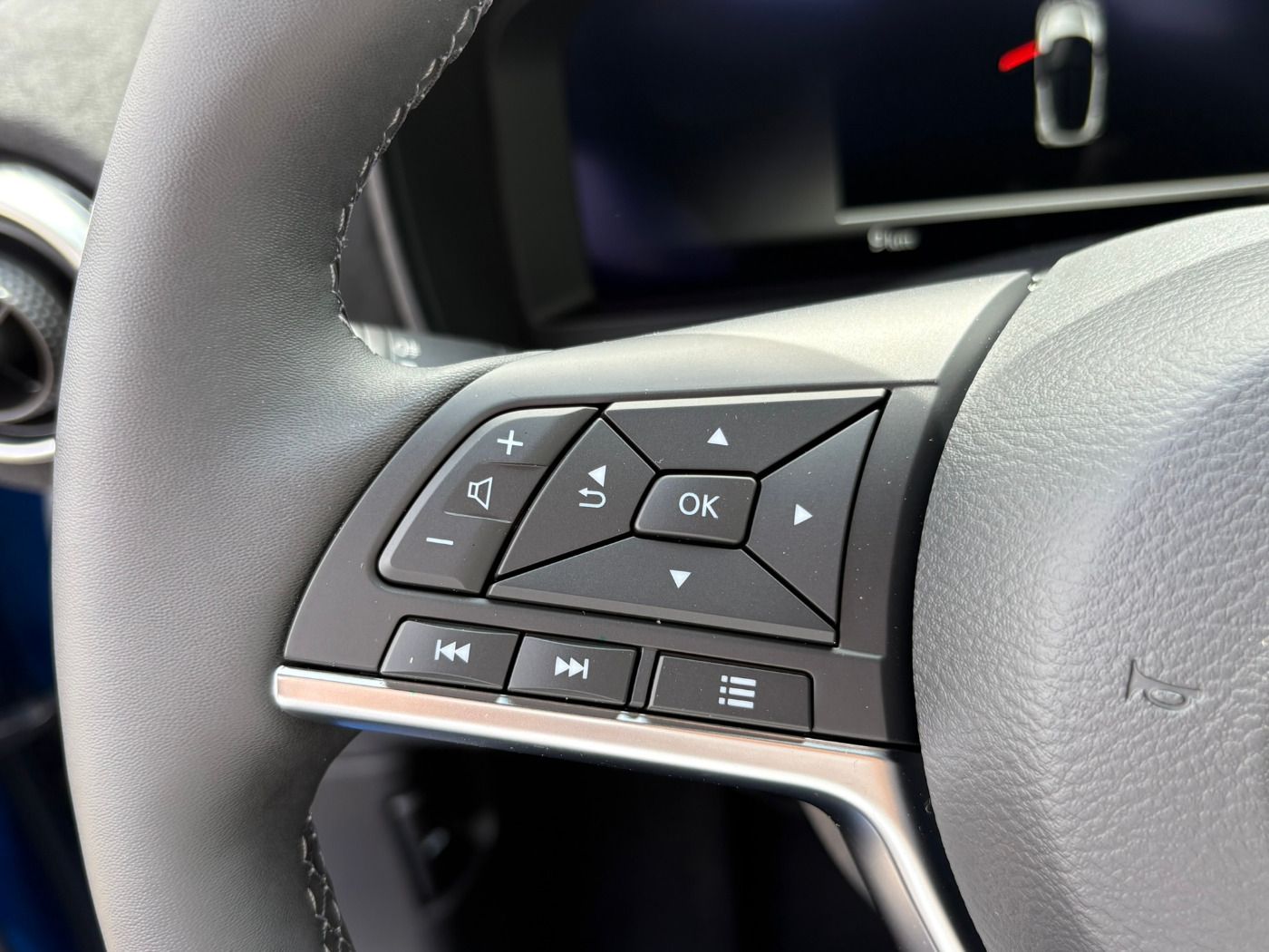 Fahrzeugabbildung Nissan Juke 1.0 DIG-T N-Design ACC+LED+SHZ+Winterp.+360