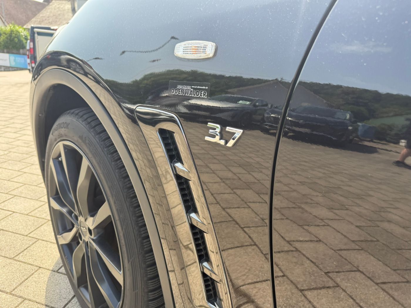 Fahrzeugabbildung Infiniti QX70 3.7 V6 S Design Allrad BOSE AHK
