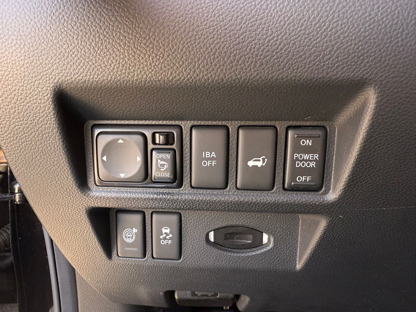 Fahrzeugabbildung Infiniti QX70 3.7 V6 S Design Allrad BOSE AHK