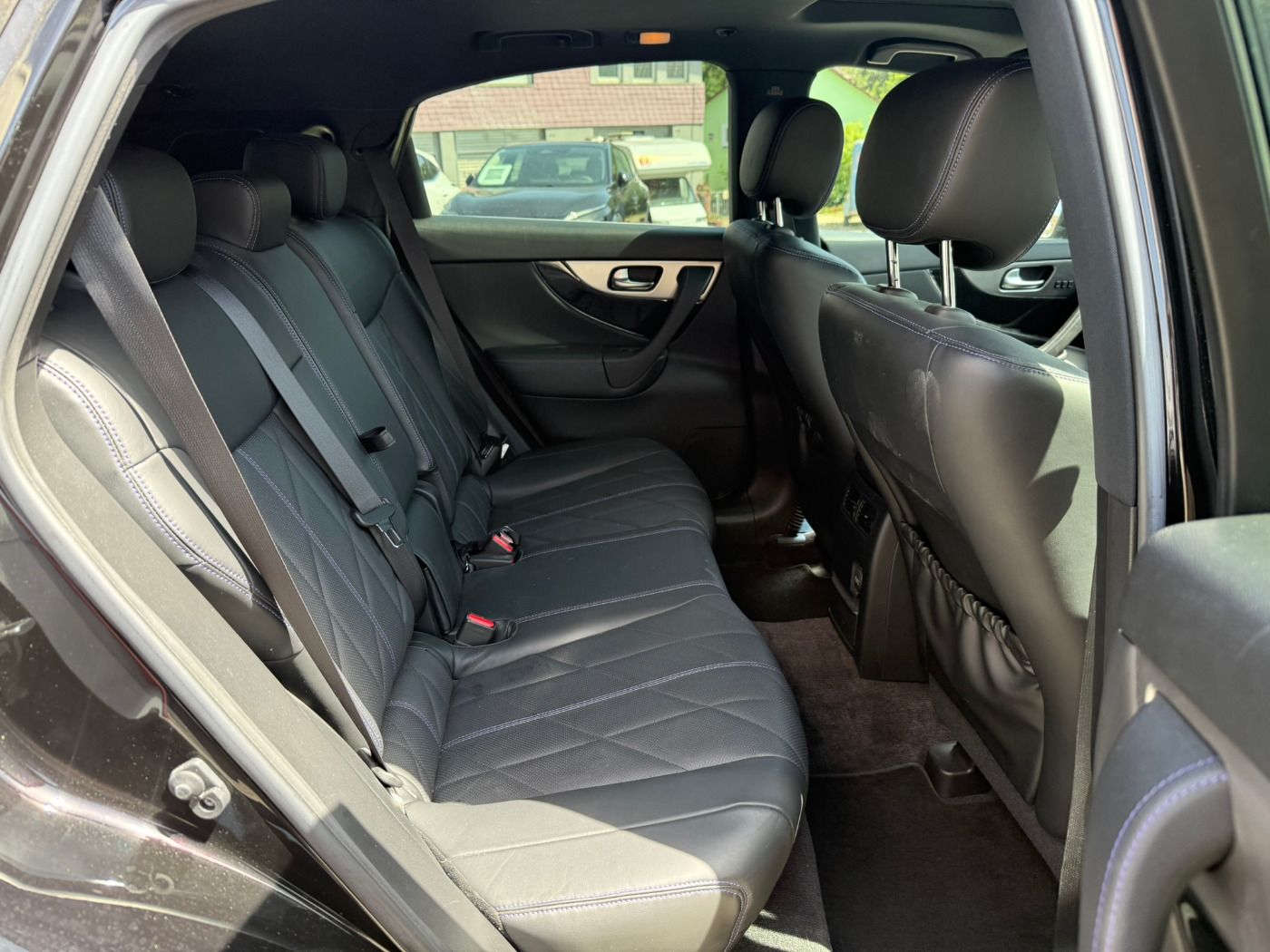 Fahrzeugabbildung Infiniti QX70 3.7 V6 S Design Allrad BOSE AHK