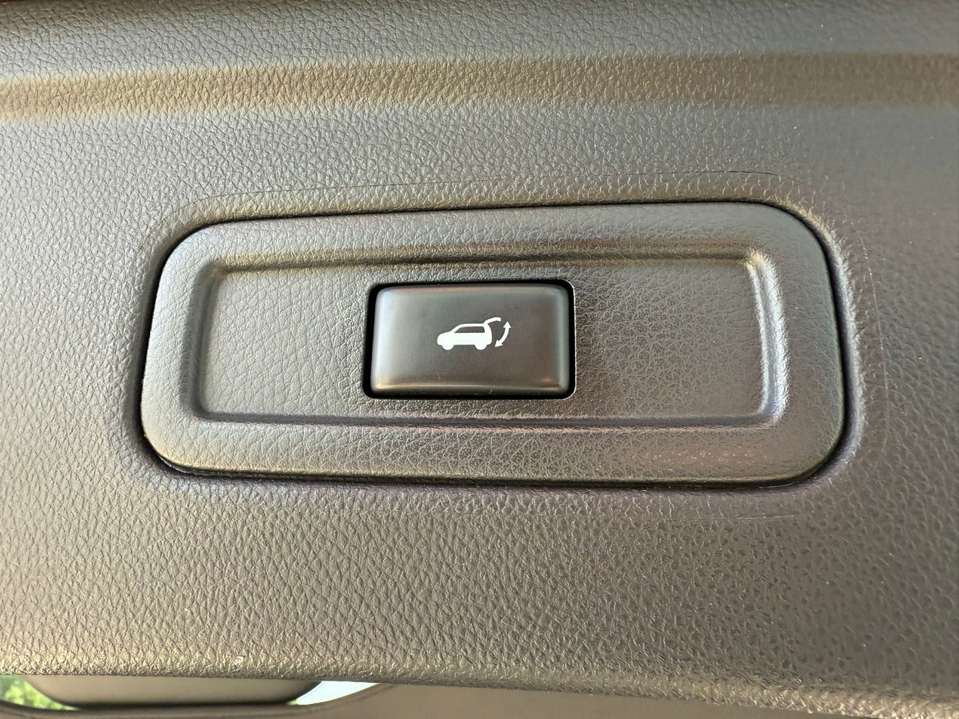 Fahrzeugabbildung Infiniti QX70 3.7 V6 S Design Allrad BOSE AHK