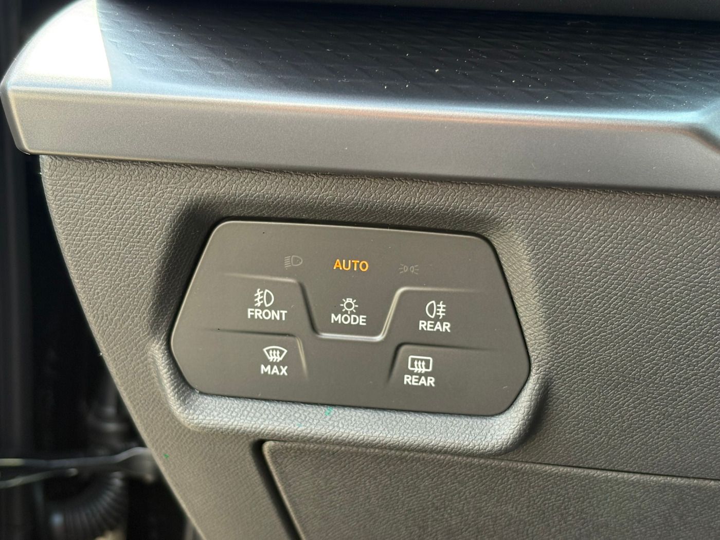 Fahrzeugabbildung CUPRA Leon ST 2.0TDI DSG elektr. Heckklappe AppleCarpl
